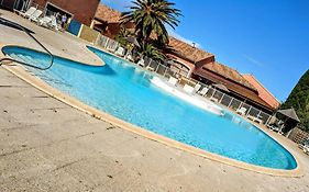 Marina Des Anges Entre Mer Et Etangs Avec Piscine